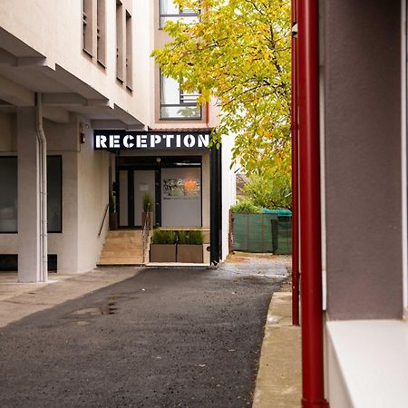 Bucharest Airport Accomodation Aparthotel Otopeni Exterior photo