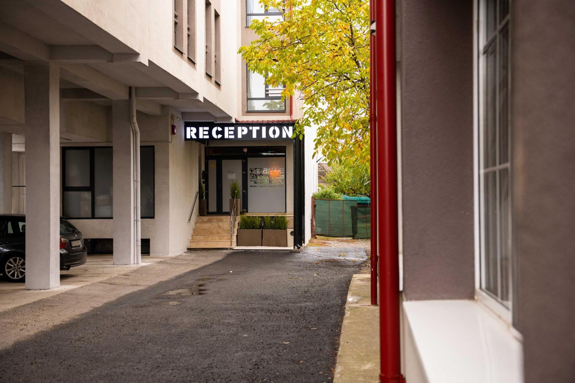 Bucharest Airport Accomodation Aparthotel Otopeni Exterior photo