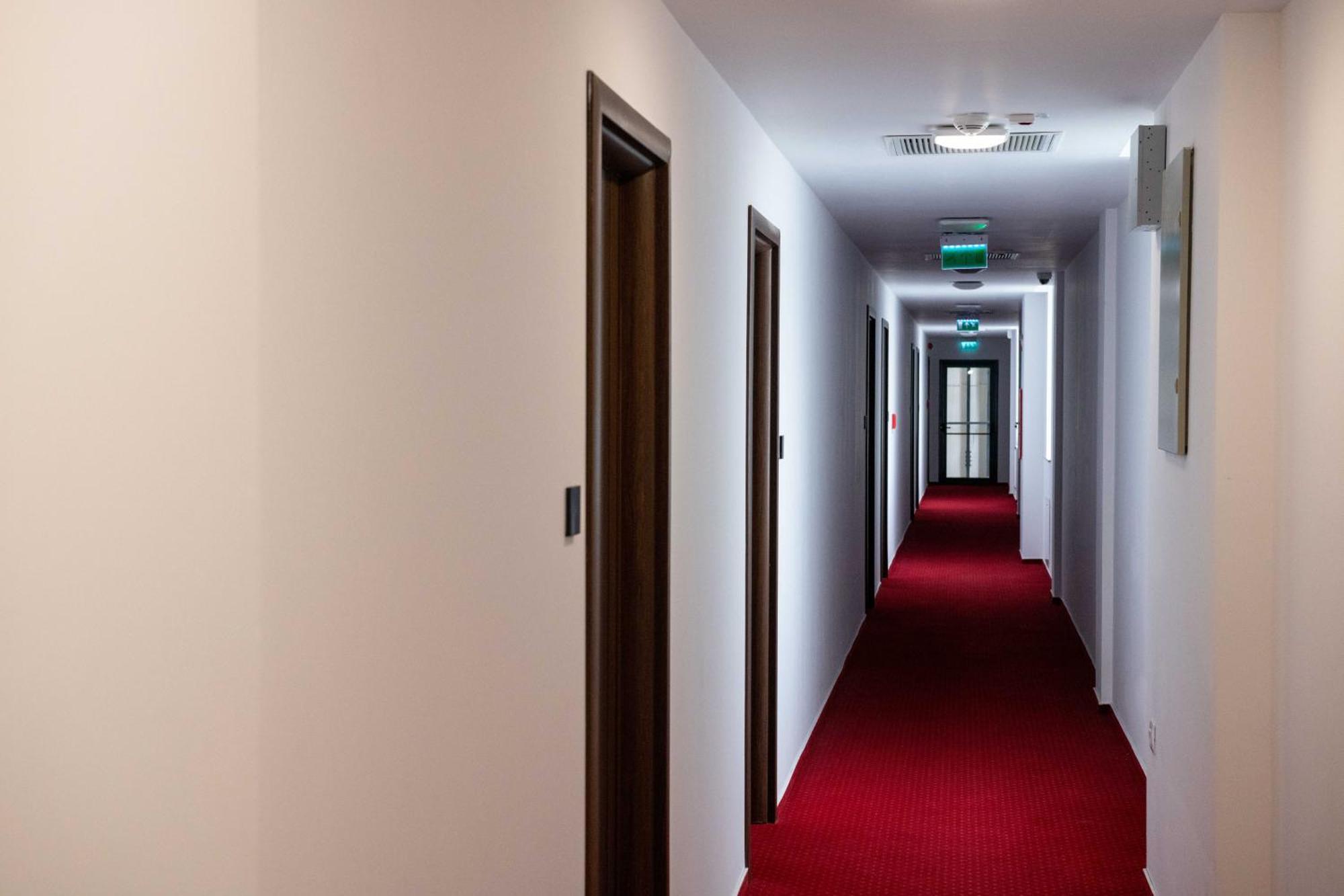 Bucharest Airport Accomodation Aparthotel Otopeni Exterior photo