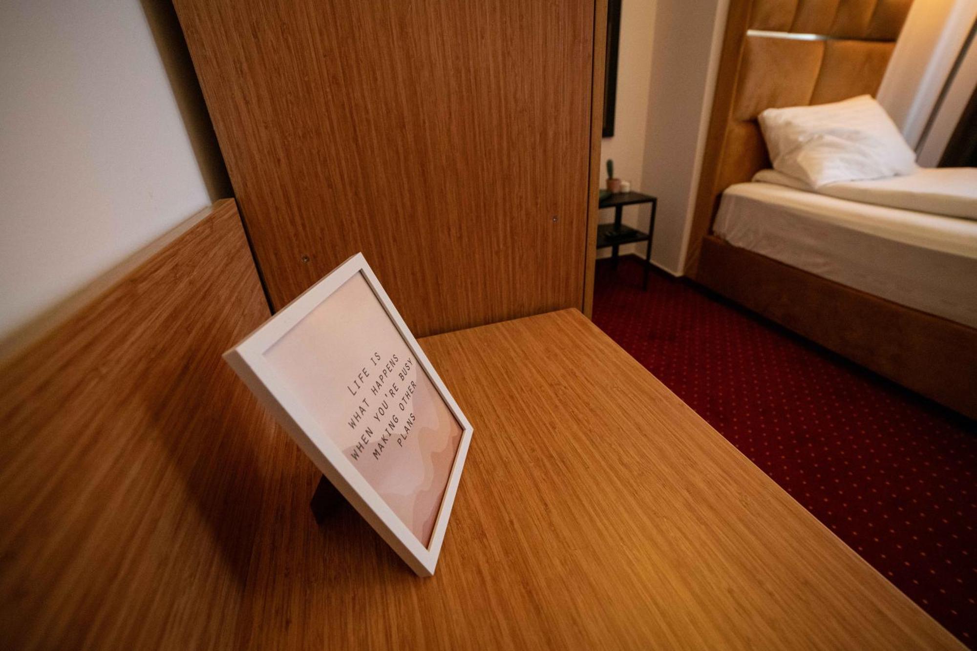 Bucharest Airport Accomodation Aparthotel Otopeni Exterior photo