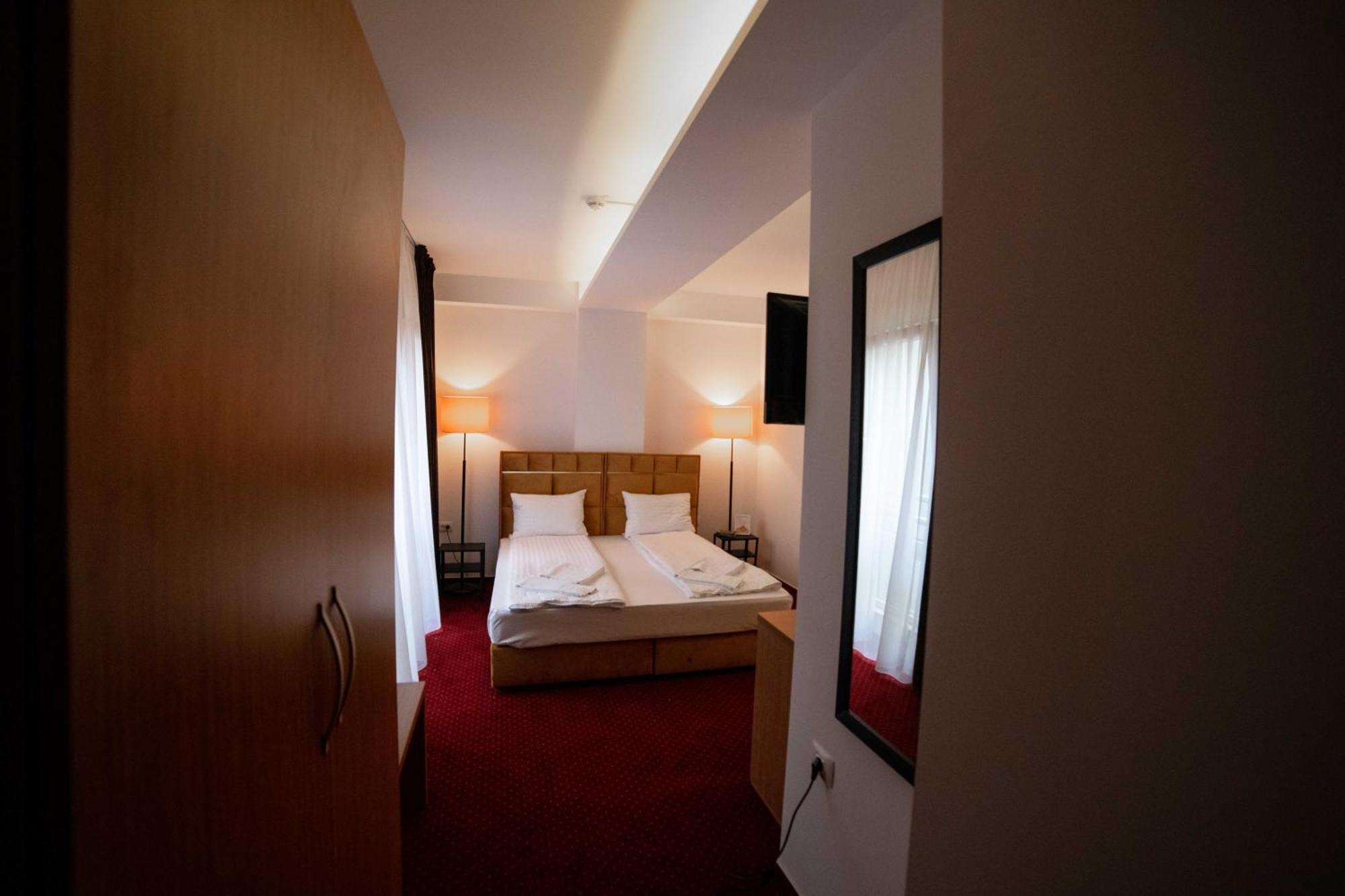 Bucharest Airport Accomodation Aparthotel Otopeni Exterior photo
